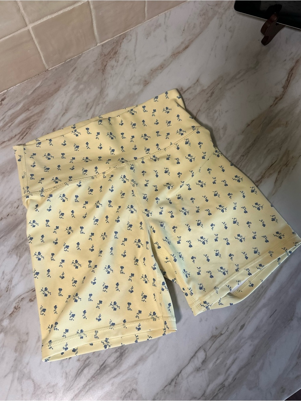 Wilo the Label yellow & blue floral print shorts size S